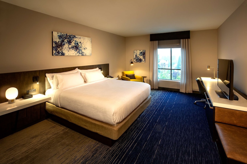 Room, 1 King Bed - Photo 2