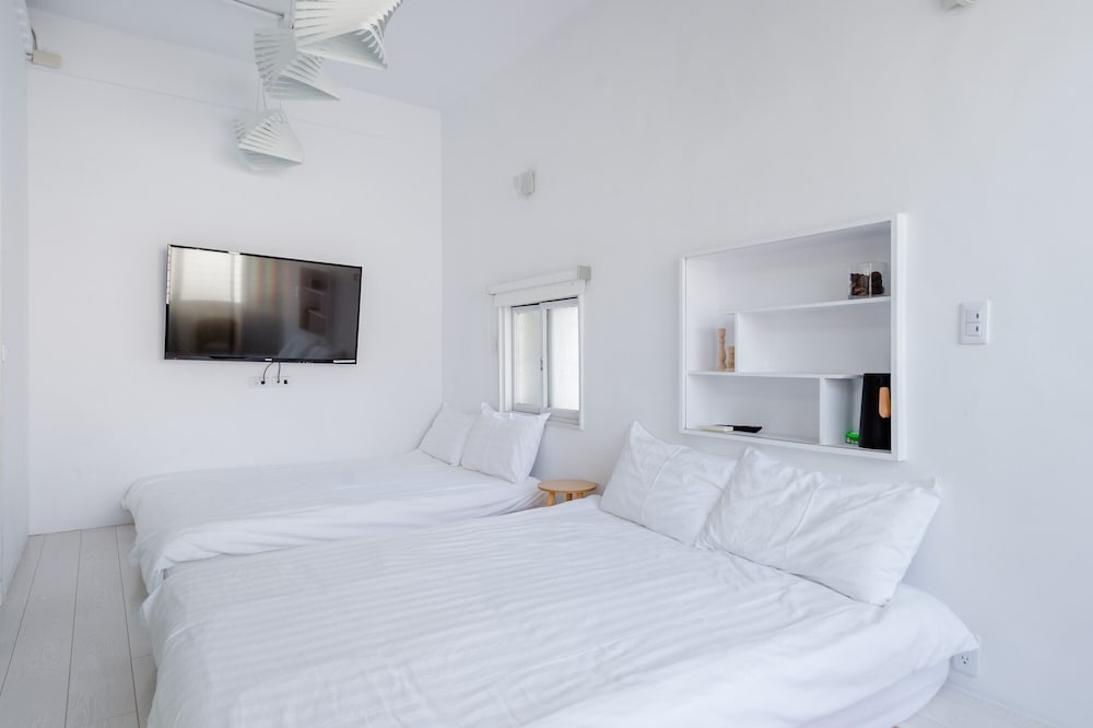 Japanese Style Family Room - Photo 12