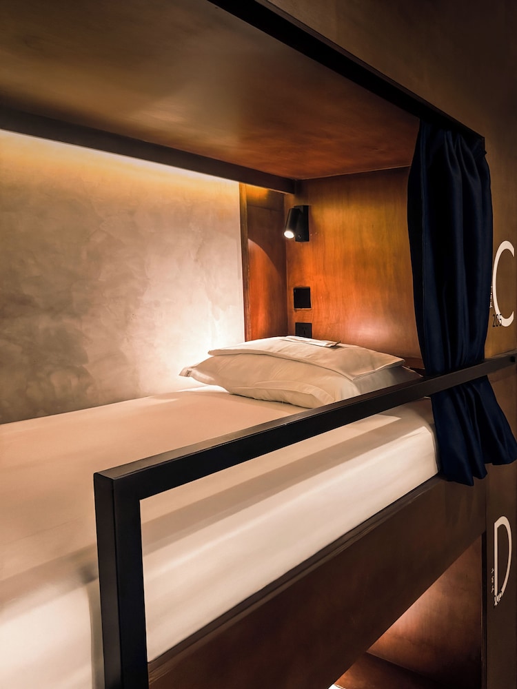 Upper Bunk Bed in 4-Bed Mixed Dorm photo 1