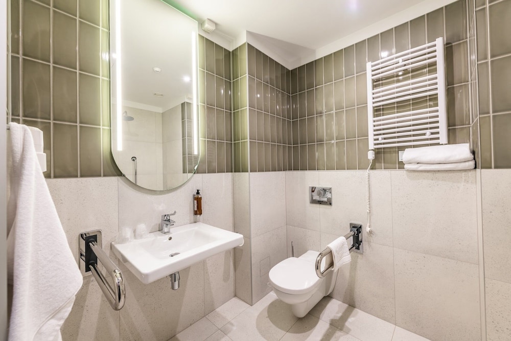 Standard Double Room - Photo 11