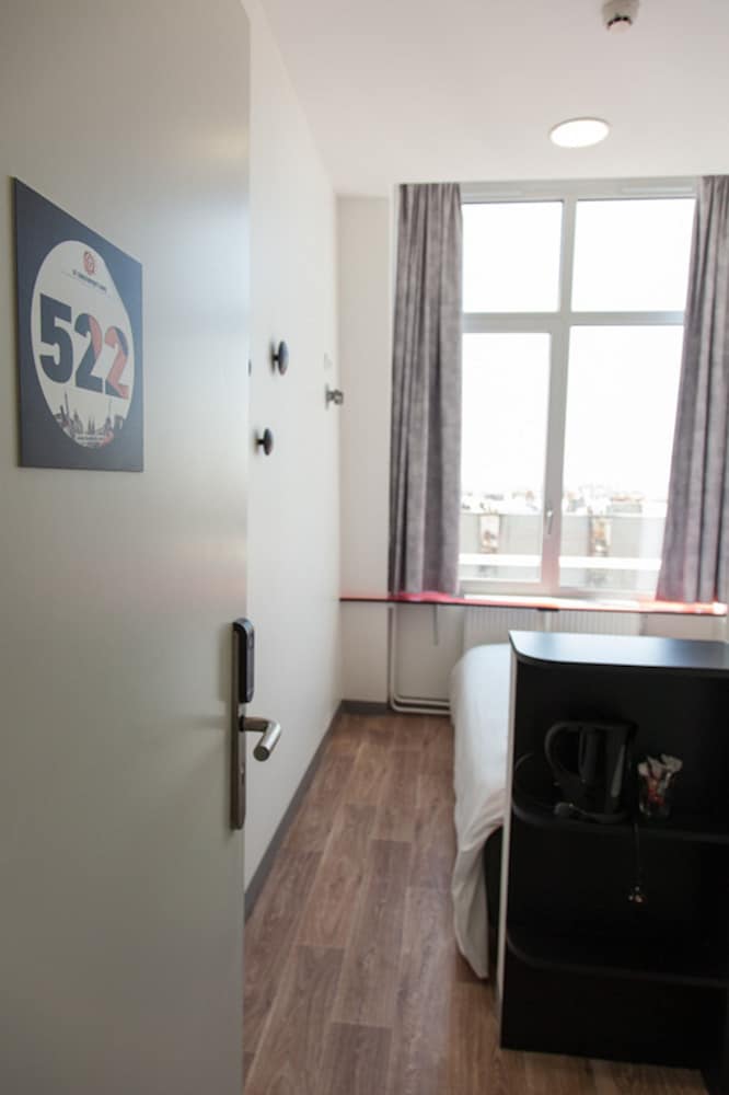 Basic Single Room photo 2