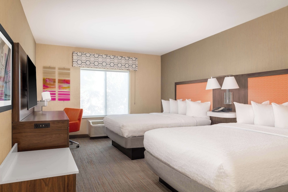 Room, 2 Queen Beds, Accessible, Non Smoking - Photo 4