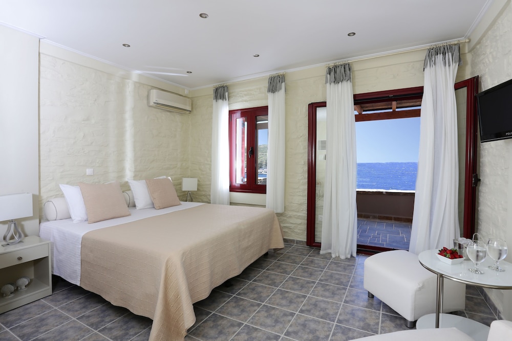 Deluxe Double or Twin Room, Sea View photo 1