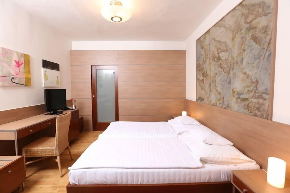 Standard Double or Twin Room, 2 Queen Beds, Hill View, Mountainside photo 3