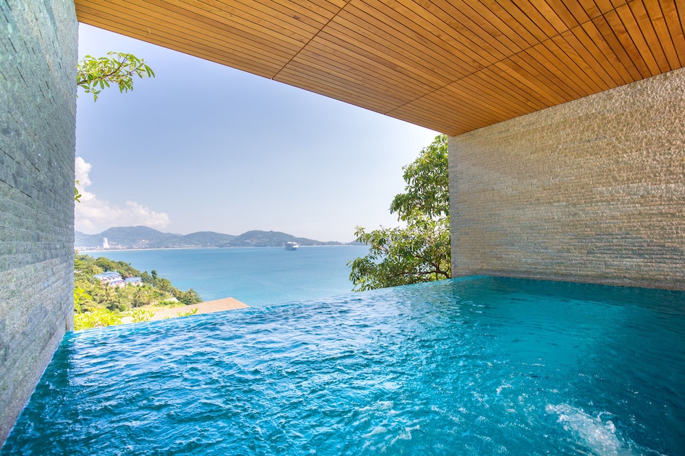 Pool Suite Ocean View photo 3