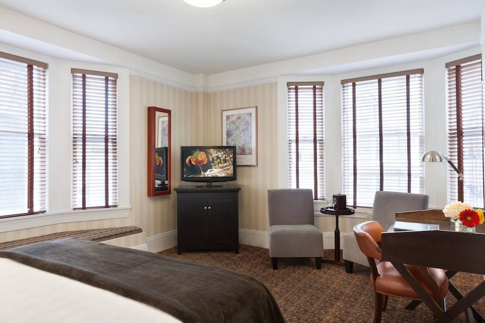 Executive Room, 1 King Bed - Photo 1