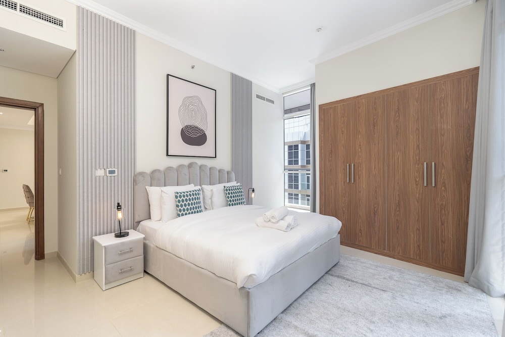Premier Apartment, 3 Bedrooms, Balcony, City View