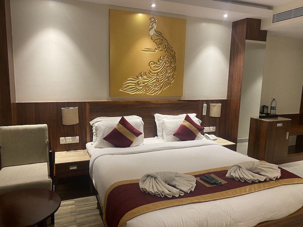 Premium Room with Balcony - Photo 14