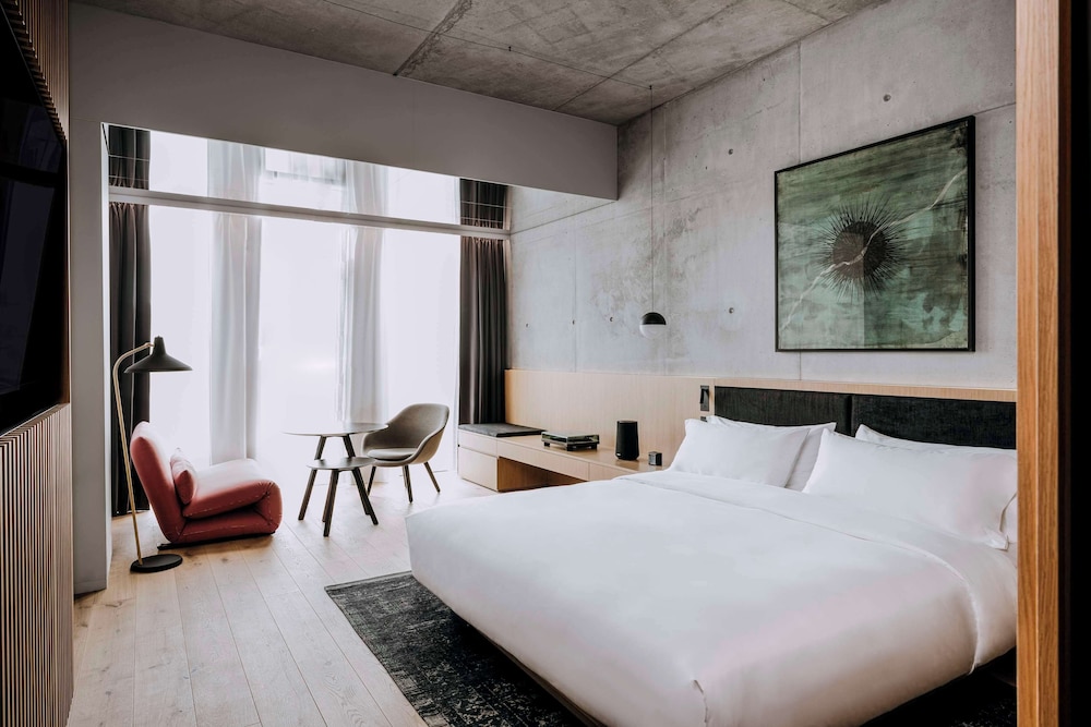 Premium Room - Photo 11