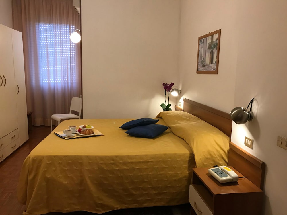 Classic Double Room, Valley View photo 3