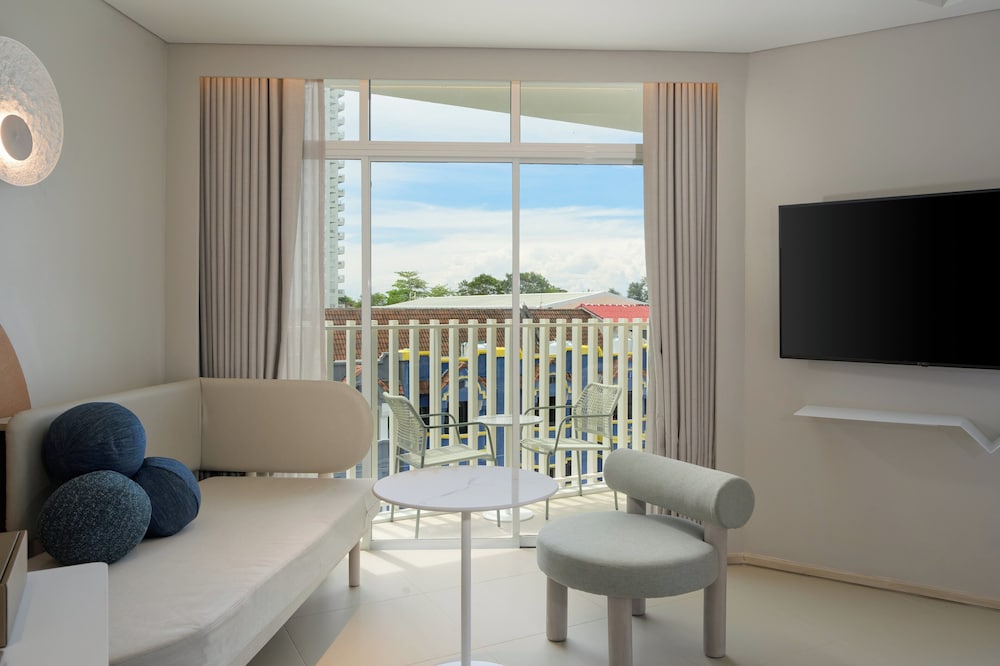 Deluxe Room, 1 King Bed, City View - Photo 6
