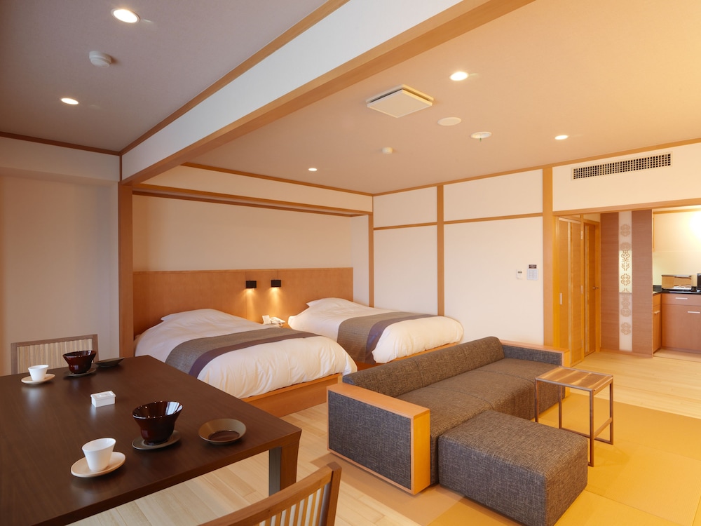 Deluxe Japanese Western Style Room (Non Smoking) - Photo 2