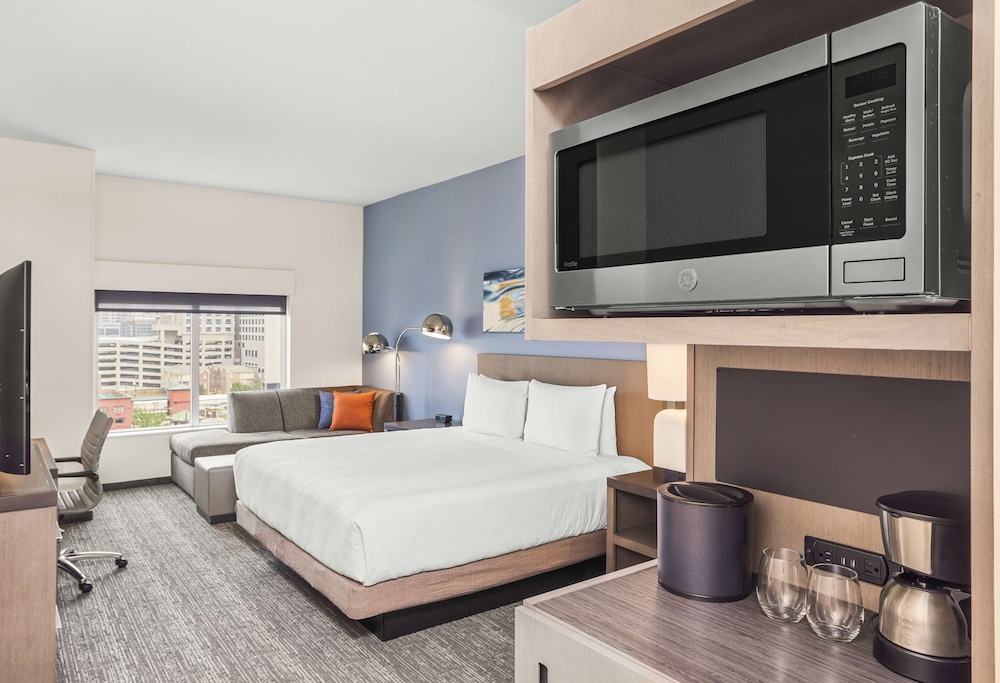 Room, 1 King Bed (Den) - Photo 2