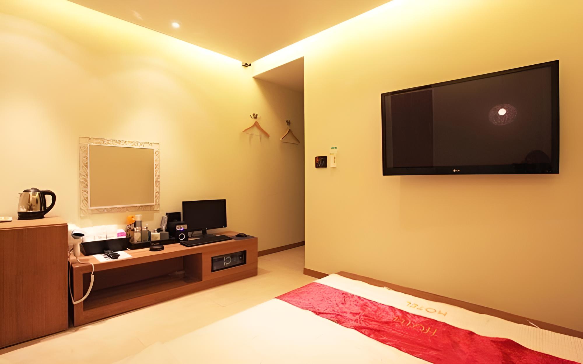 Room (Standard room (available for watching) - Photo 12
