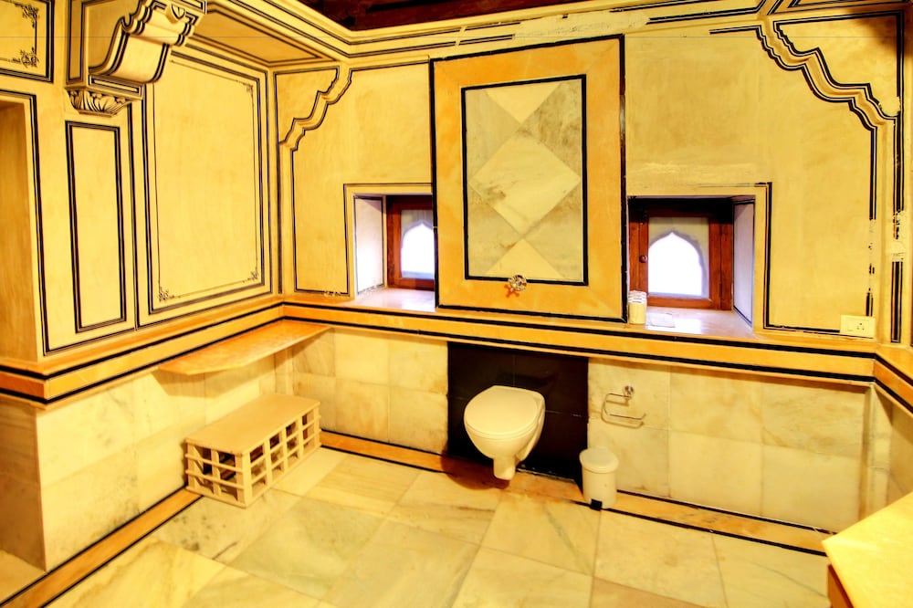 Heritage Royal Suite photo 3
