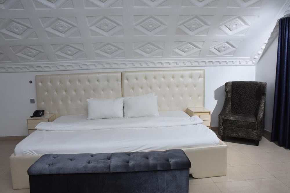 Deluxe Room - Photo 1