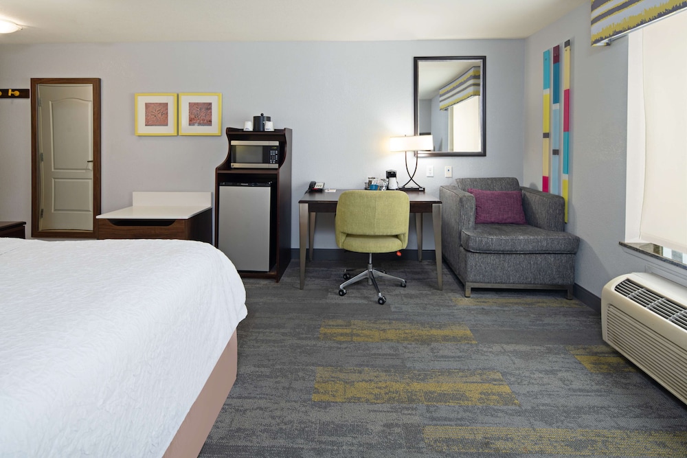 Room, 1 King Bed, Non Smoking - Photo 1