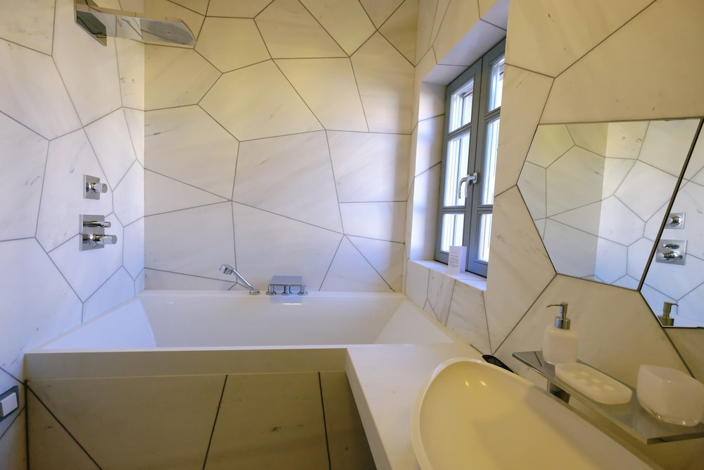 Family Double Room, Multiple Beds, City View photo 2