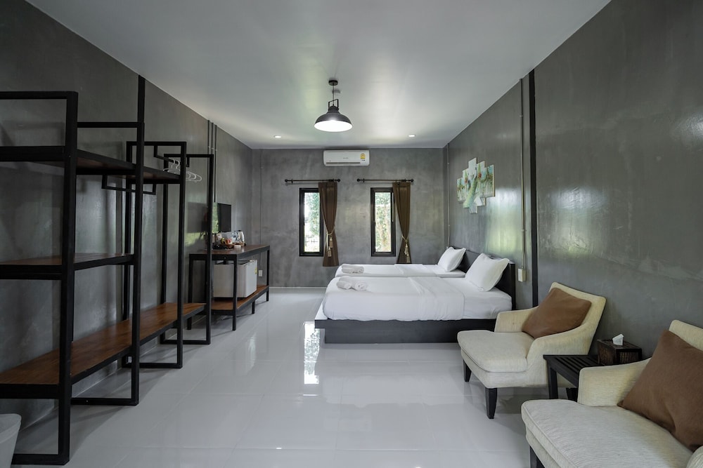 Standard Poolside Room - Photo 1