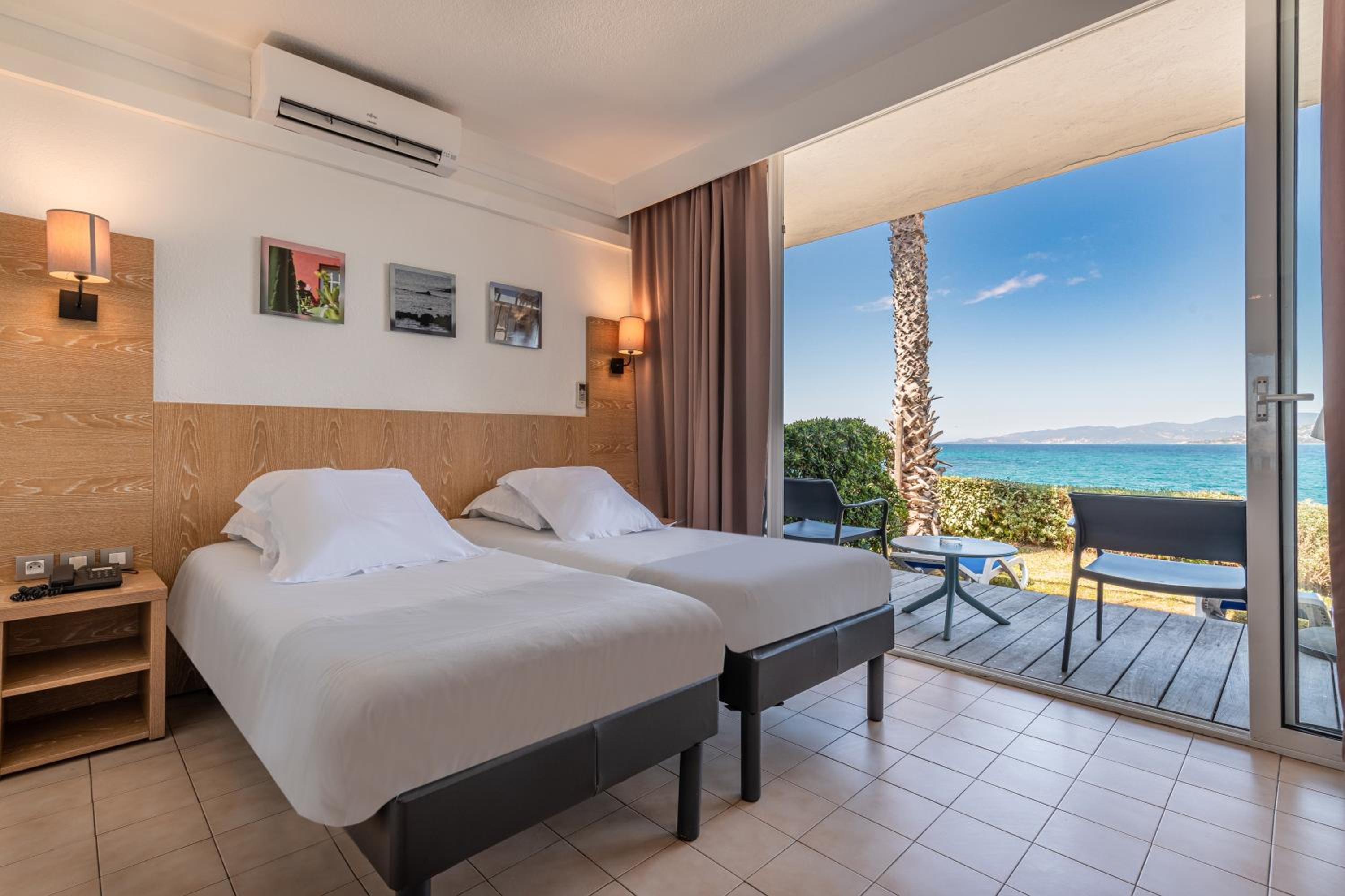 Double Room with Sea View photo 1