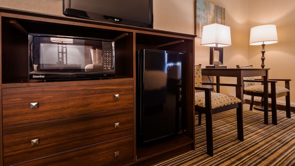 Standard Room, 1 Queen Bed, Non Smoking - Photo 4
