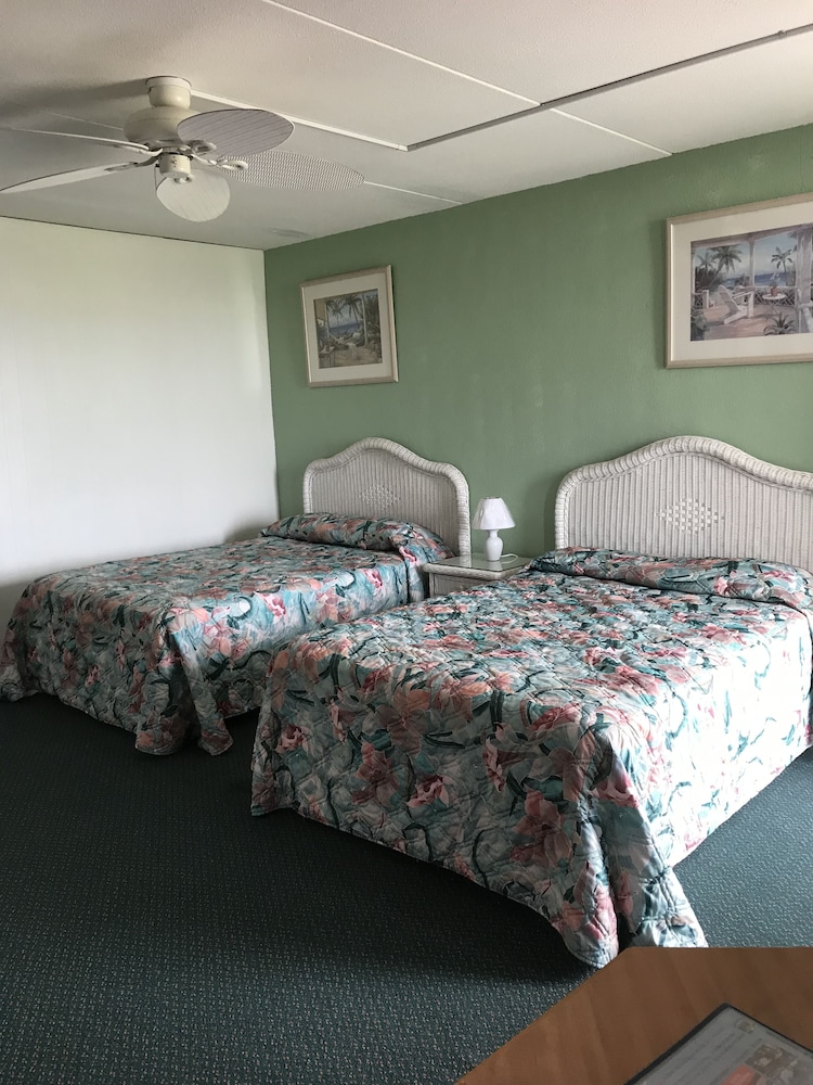 Standard Room, 2 Double Beds, Oceanfront, 3rd Floor photo 1