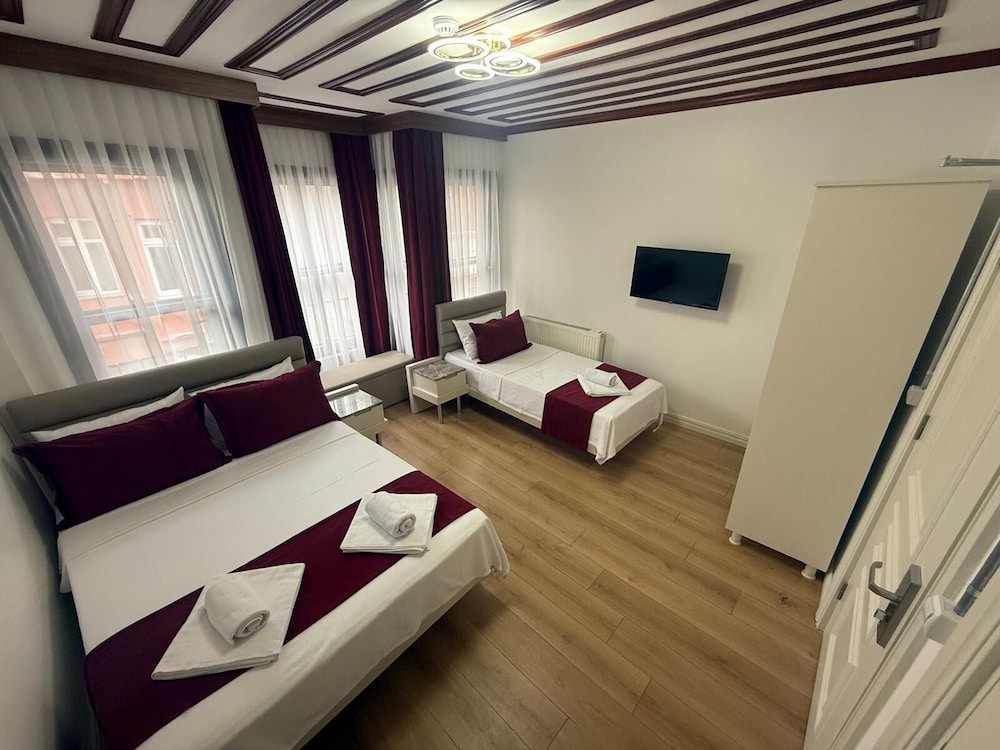 Family Triple Room, City View photo 1