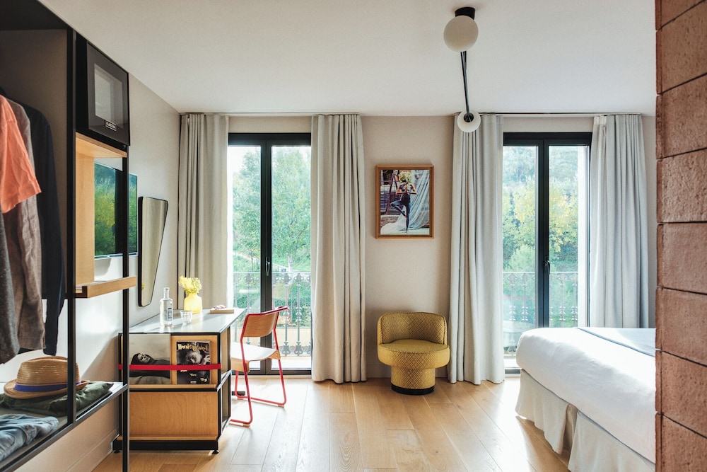 Deluxe Double Room Single Use, Mountainside