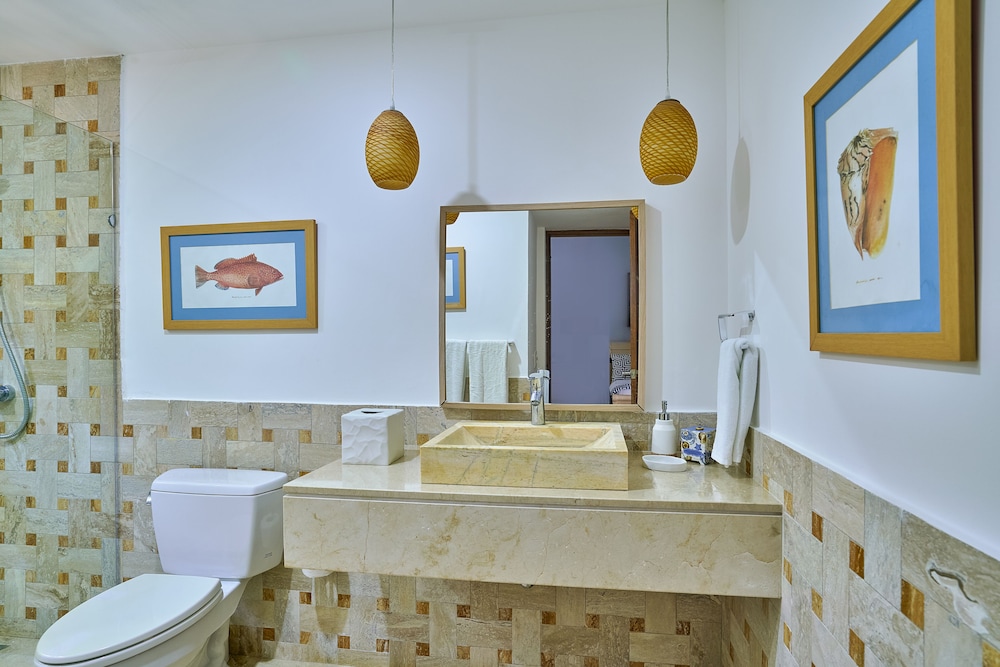 Signature Condo, 2 Bedrooms photo 2