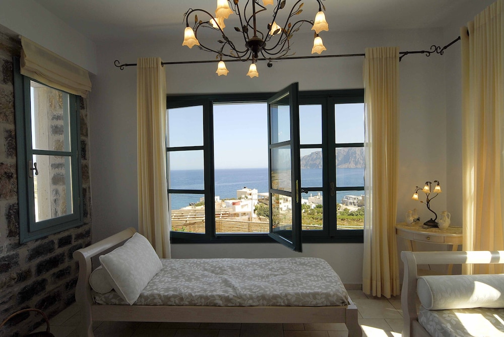 Luxury Villa, 4 Bedrooms, Private Pool, Poolside (Kalypso)