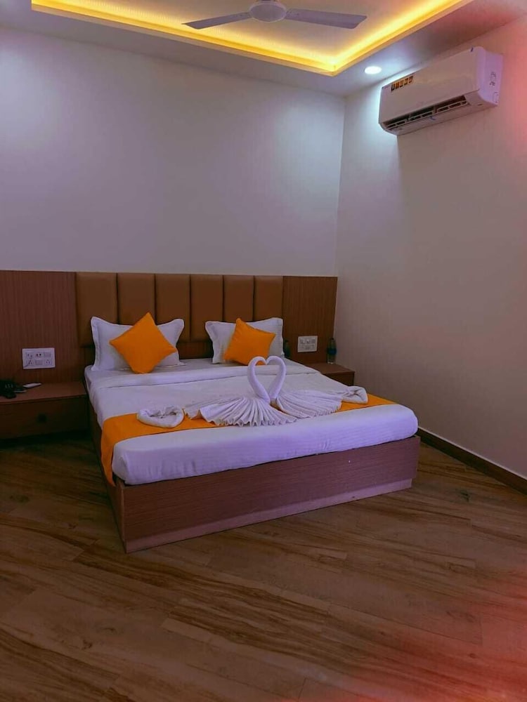 Deluxe Room, 1 Bedroom, Non Smoking photo 1