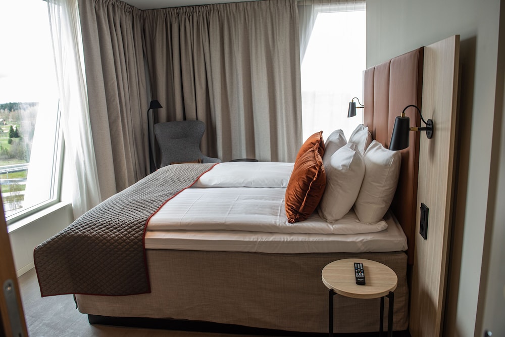 Suite, 1 Double Bed with Sofa bed, Non Smoking - Photo 4