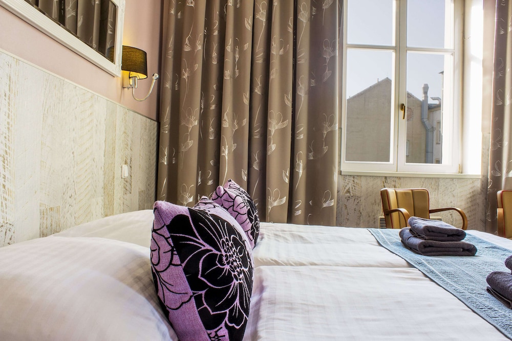 Superior Double or Twin Room - Photo 3