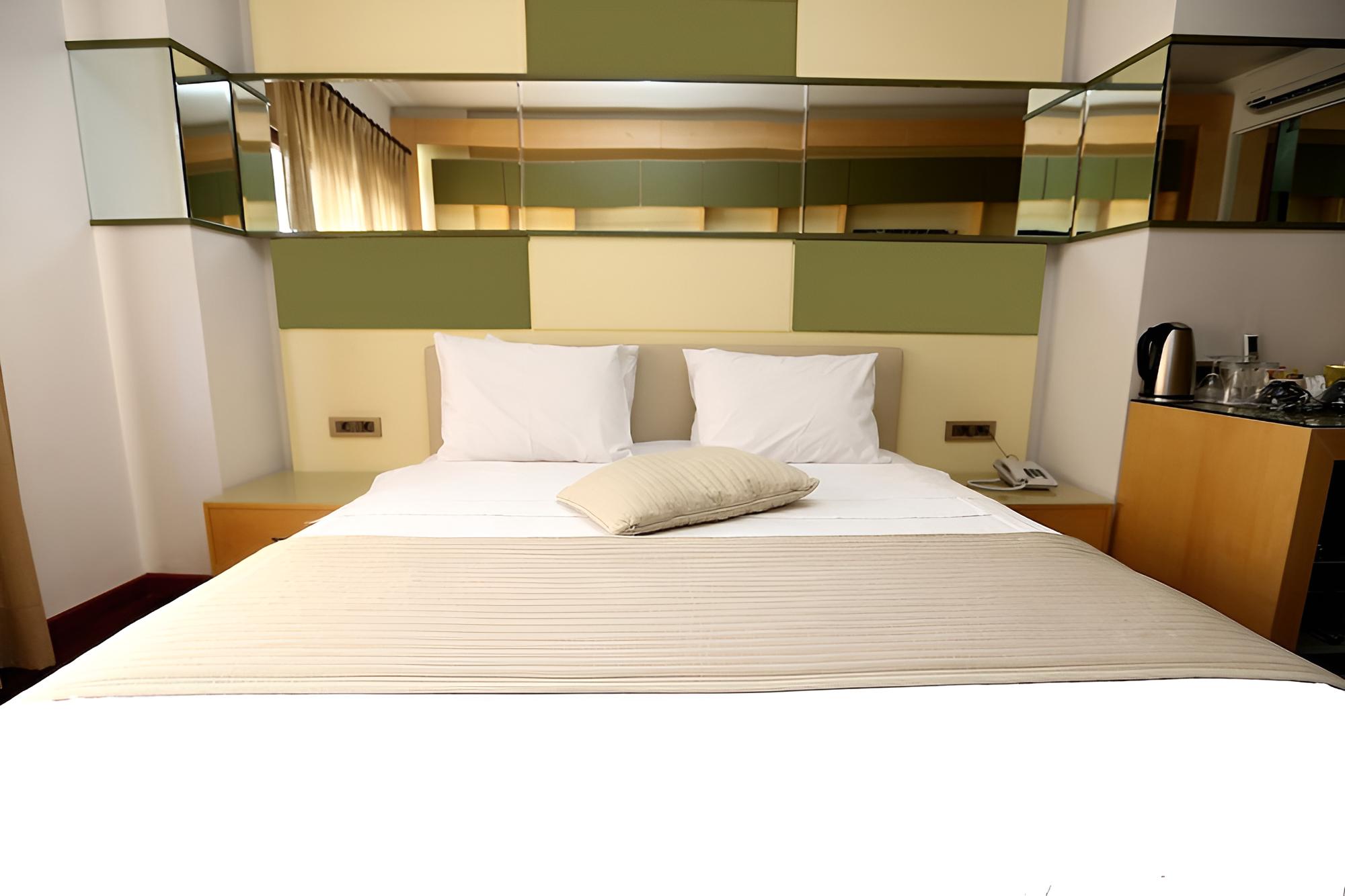 Business Double Room, 1 Bedroom photo 2
