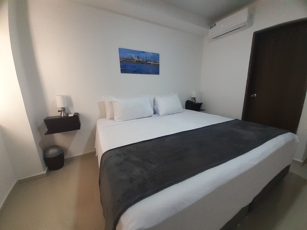 Standard Double or Twin Room photo 1