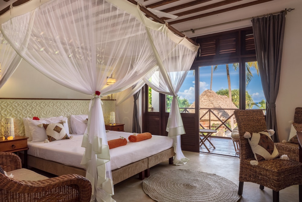 Standard Double or Twin Room, 1 Bedroom, Balcony, Garden View photo 2