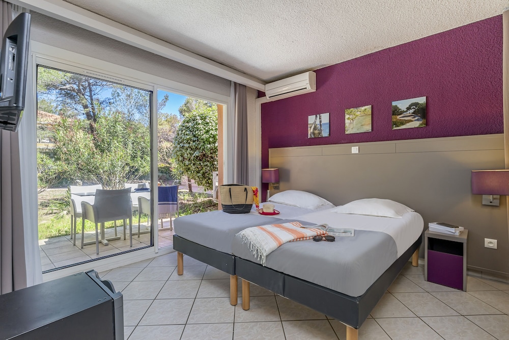 Classic Triple Room, 1 Bedroom, Terrace photo 2