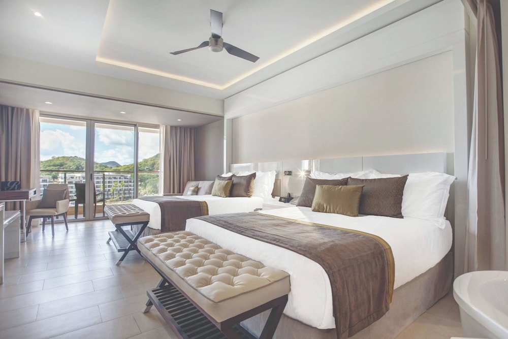 Luxury Junior Suite Ocean View - Photo 11