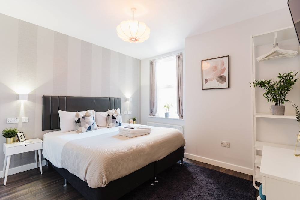 Superior Apartment, 1 King Bed with Sofa bed, Non Smoking, Ground Floor