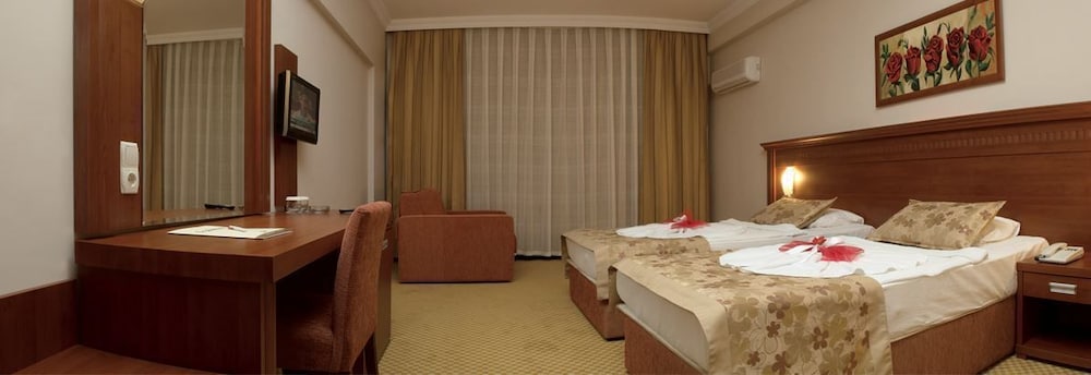 Standard Double Room Single Use photo 2