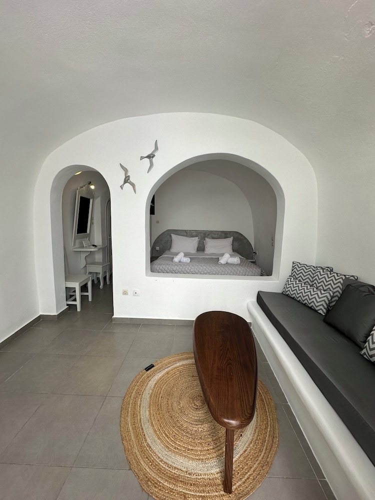 Deluxe Room - Photo 8