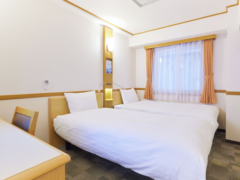 Standard Room, Smoking