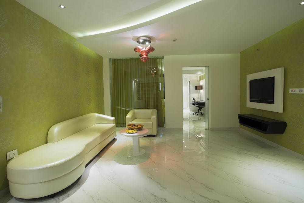 Junior Suite, City View