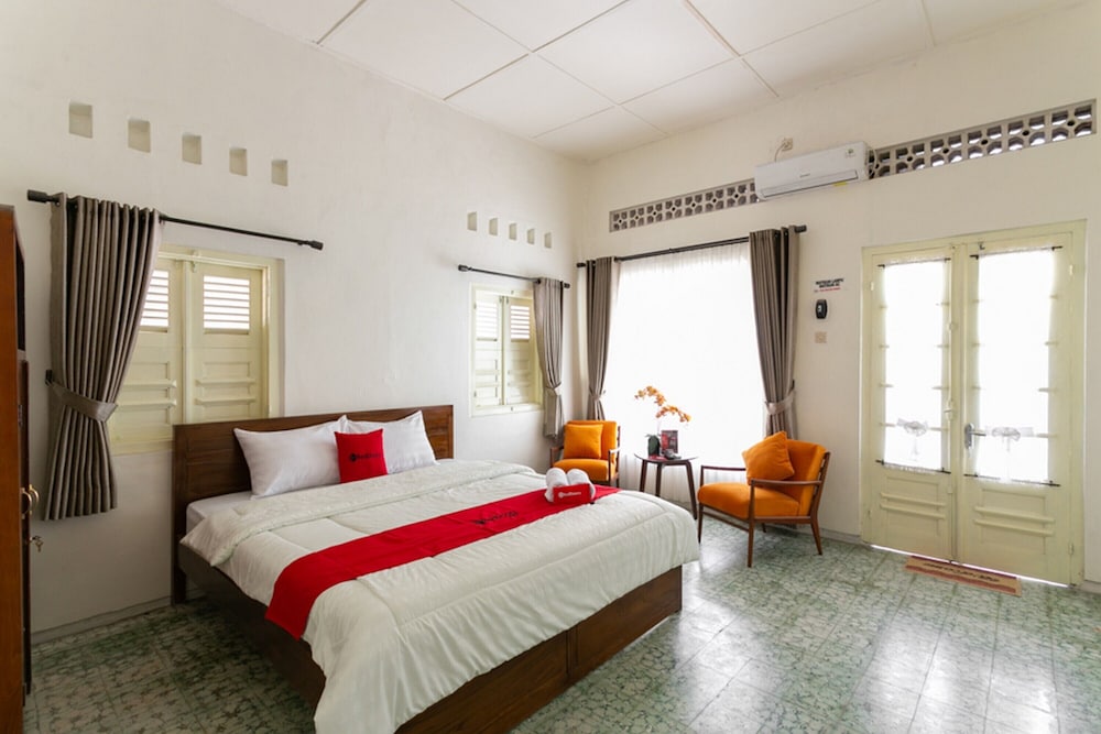 Premium Room (RedDoorz)