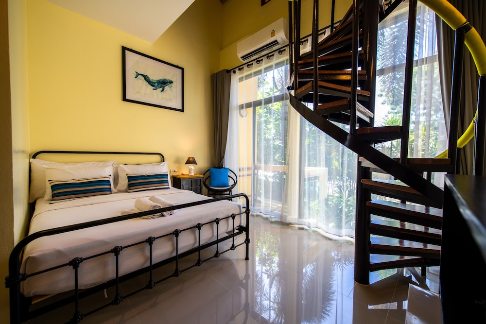 Duplex - Photo 1