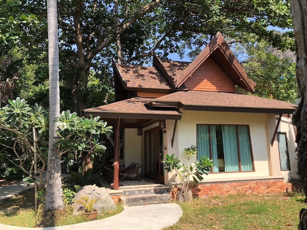 Tropical Villa Twin Bed - Photo 5
