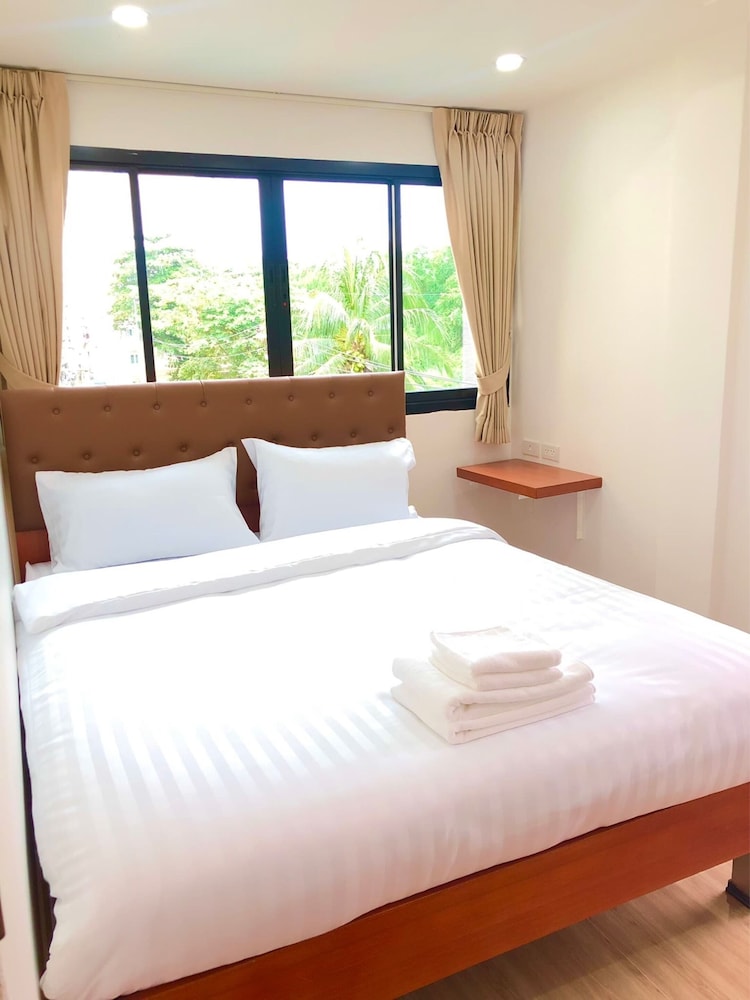 Deluxe Double Room, Balcony - Photo 5