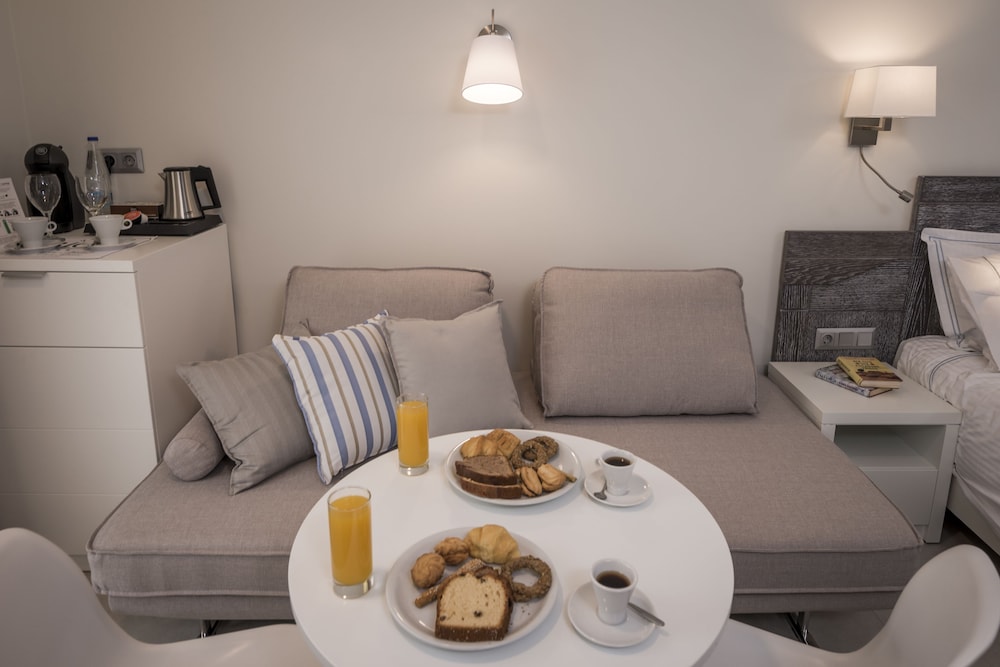Premium Double Room - Photo 6