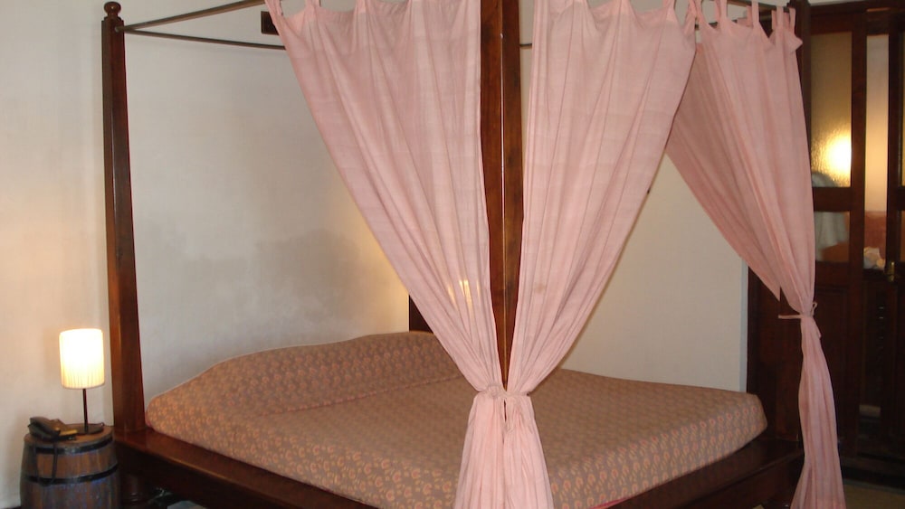 Heritage Romance photo 2