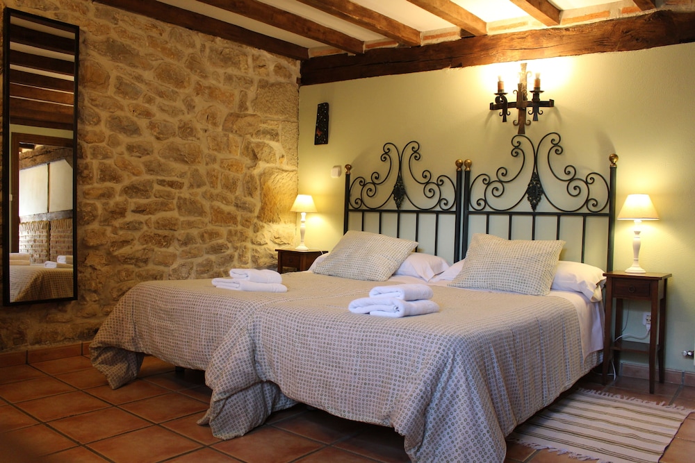 Double Or Twin Room, 1 Double Or 2 Twin Beds, Private Bathroom photo 3